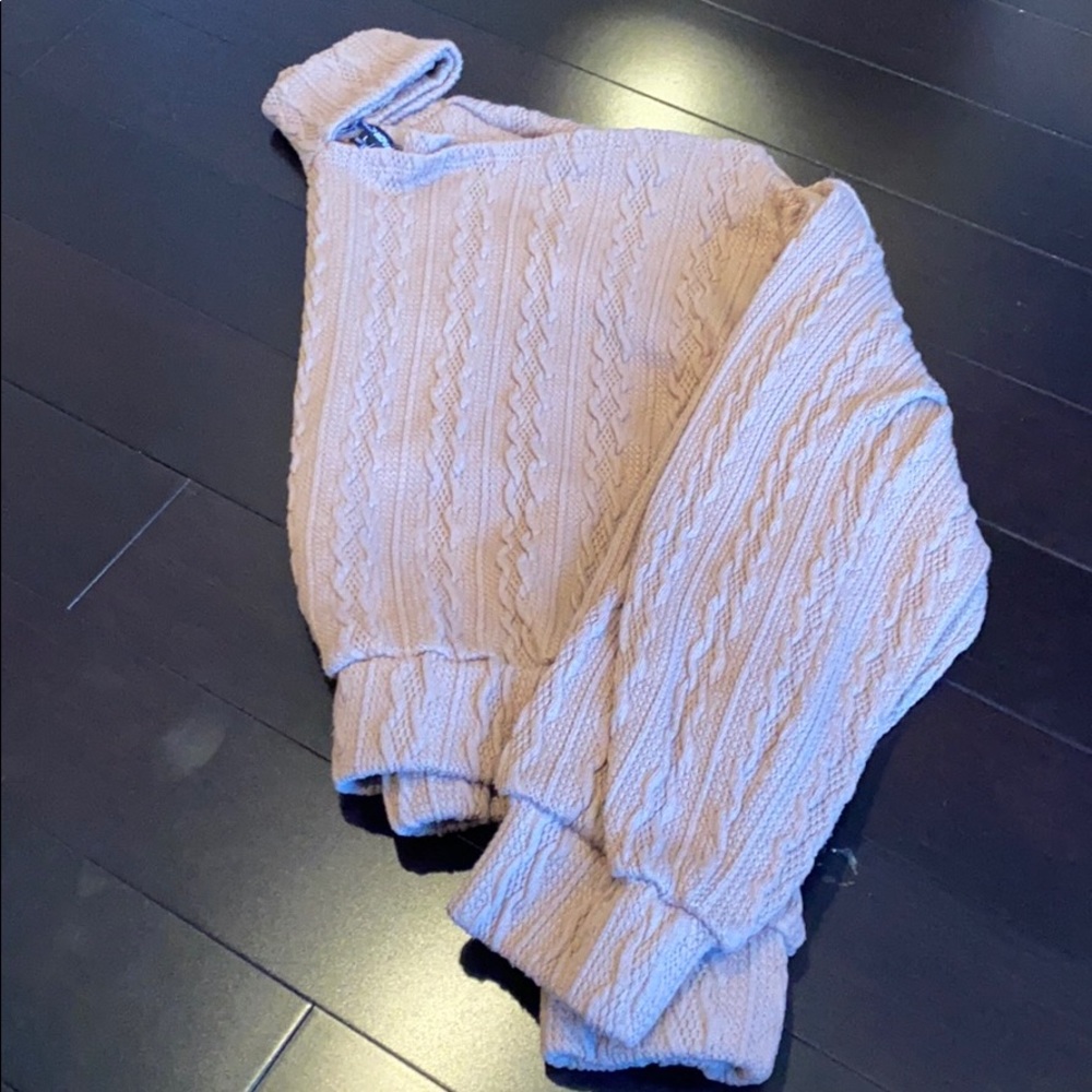 Cold shoulder turtleneck sweater - Picture 4 of 5